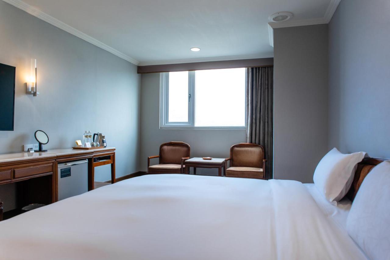 Chiayi King Hotel Exterior foto