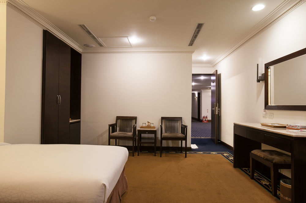 Chiayi King Hotel Exterior foto